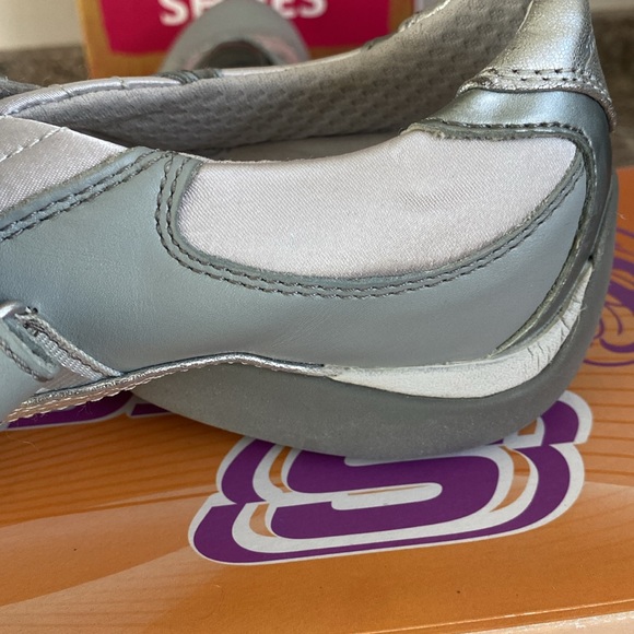 Skechers NEW NIB Sportie Chakra model 11423/silver & taupe sz 7 athletic shoes - Picture 14 of 16